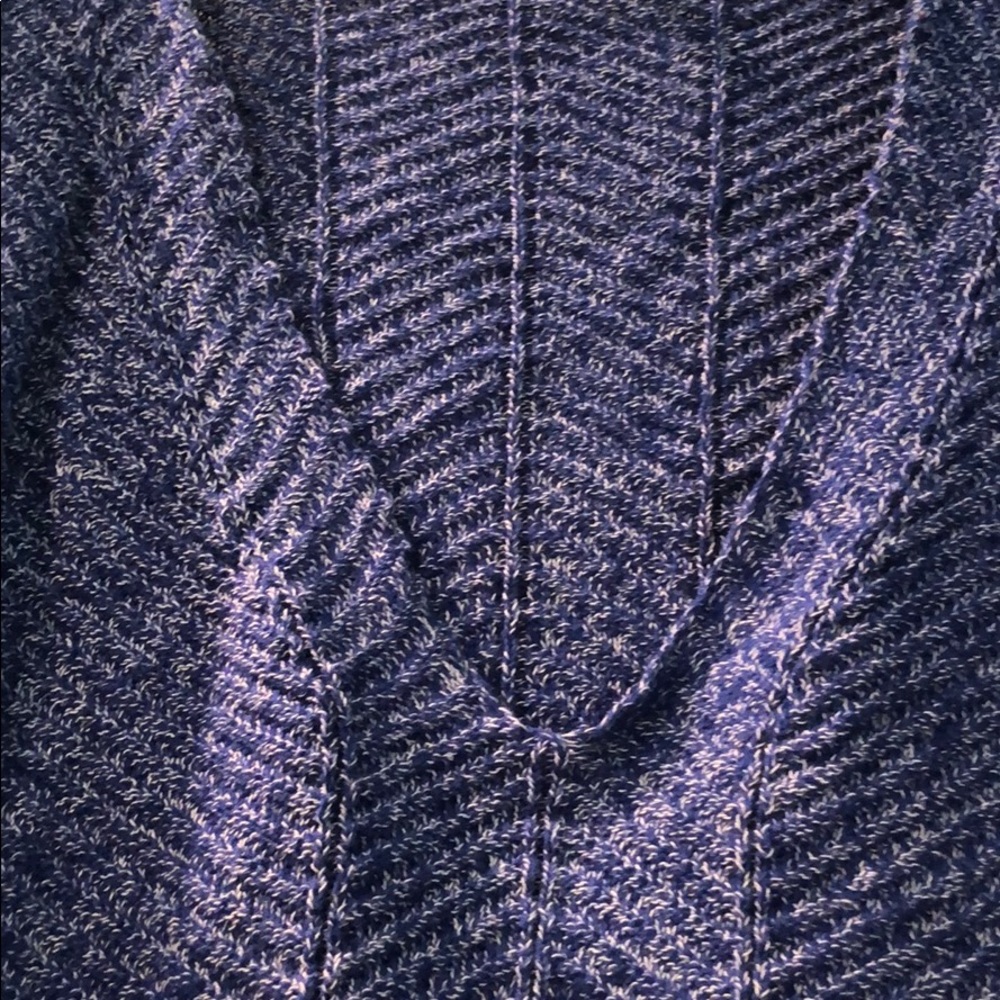 Express sweater - Picture 3 of 3